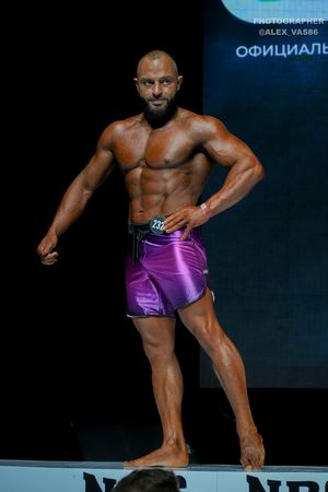 MEN'S PHYSIQUE 174